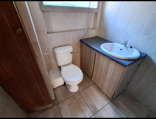 3 BEDROOM FLAT TO LET IN THREE RIVERS